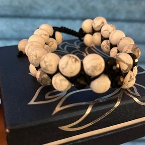 Adjustable Crystal + AAA White Howlite Shamballa